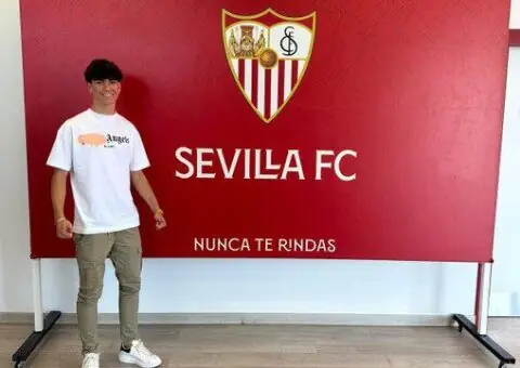 El Sevilla FC pesca en la cantera del FC Barcelona