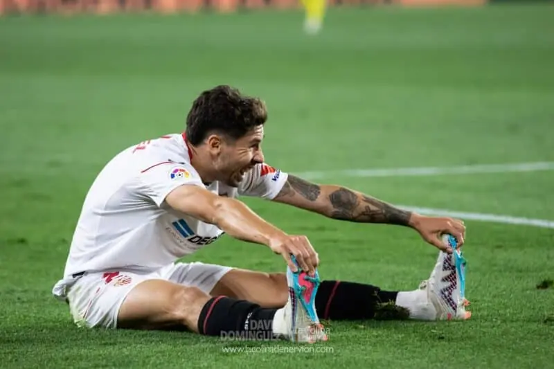 Gonzalo Montiel durante un partido