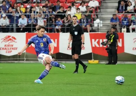 El Sevilla FC se interesa por el internacional japonés Ayase Ueda