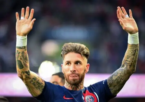 La defensa, en cuadro y Sergio Ramos, sobre la mesa