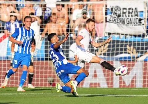 Un ex del Sevilla FC se acerca al Alavés como agente libre