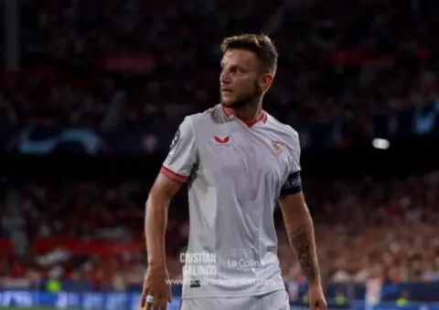 Rakitic ultima su marcha del Sevilla