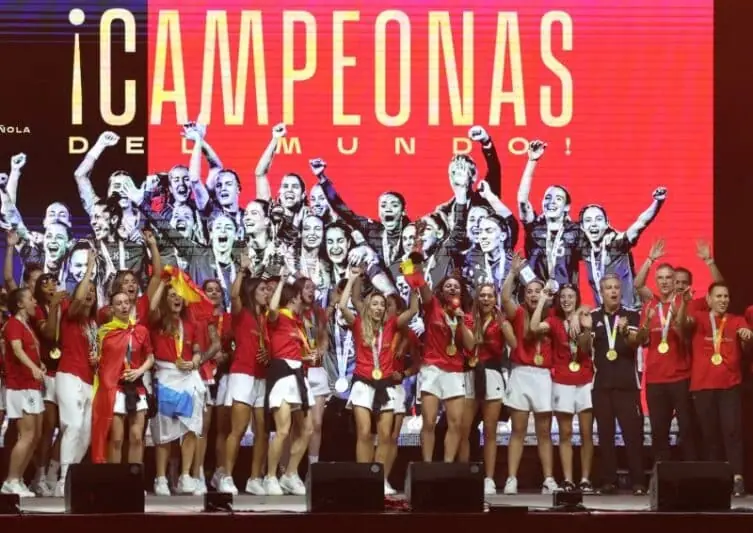 Selección española femenina Luis Rubiales Jenni Hermoso convocatoria Montse Tomé Sevilla FC Femenino
