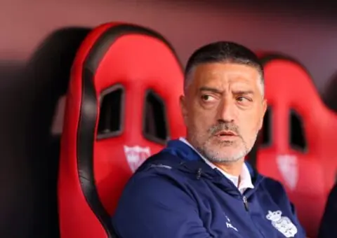 El Sevilla cierra la incorporación de García Pimienta