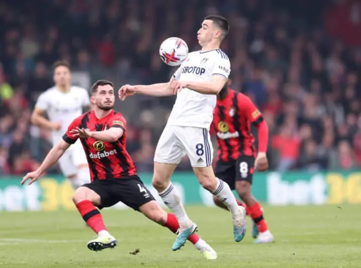 Marc Roca Leeds United Real Betis mercado de fichajes