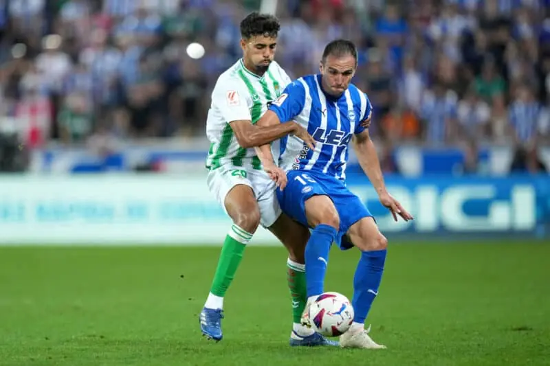 fichajes betis chadi riad