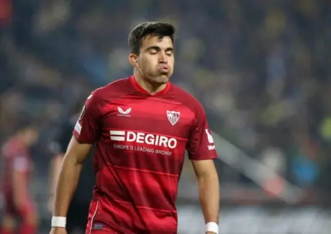El Sevilla FC le abre la puerta a Acuña
