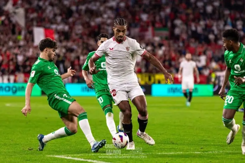 Löic Badé Sevilla FC mercado de fichajes