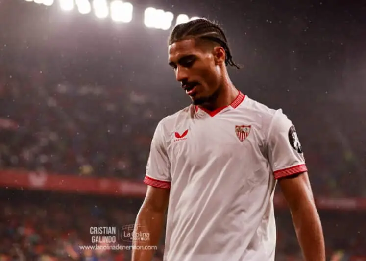 Badé, en el duelo del Sevilla FC frente al Athletic Club