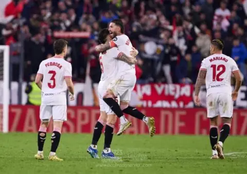 Reguilón se mueve en el mercado