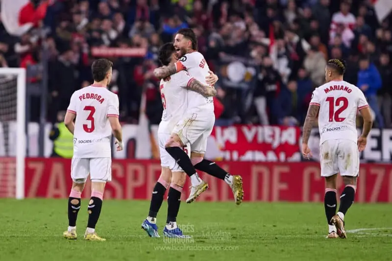 Sevilla FC fichajes Sergio Reguilón mercado de fichajes noticias