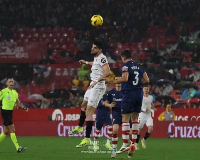 Rafa Mir, en el duelo del Sevilla FC frente al Athletic Club