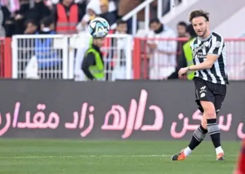 El golazo de Rakitic en su debut oficial