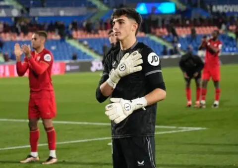 Asegurado el futuro de la portería sevillista hasta 2027
