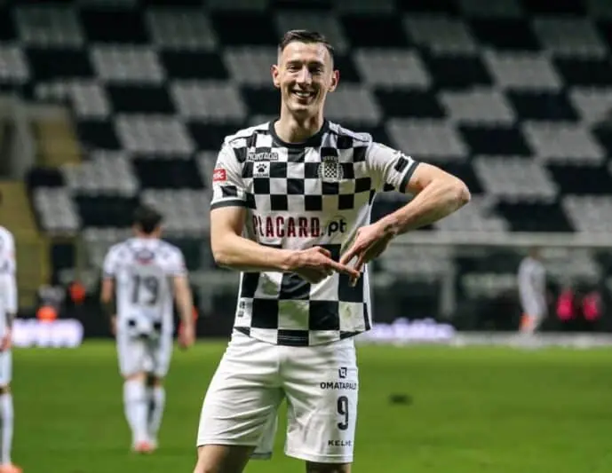 MERCADO DE FICHAJES REAL VALLADOLID CLUB DE FÚTBOL | RÓBERT BOZENIK