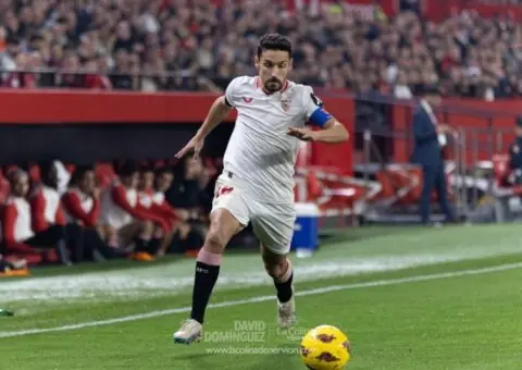 Jesús Navas acepta renovar y anuncia también su retirada