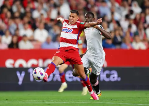 Sitúan a Myrto Uzuni en la agenda del Sevilla FC
