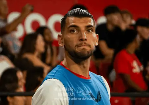 Rafa Mir ultima su salida del Sevilla FC