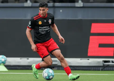 Orta, tras el mejor regateador de la Eredivisie
