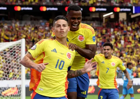 James Rodríguez se pone a tiro