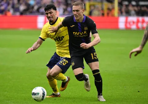 Augustinsson se va