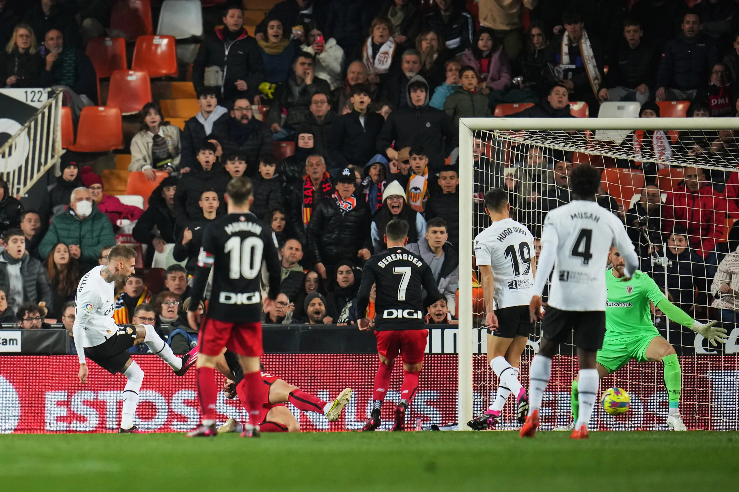 MERCADO DE FICHAJES VALENCIA CF | HUGO GONZALEZ samu castillejo