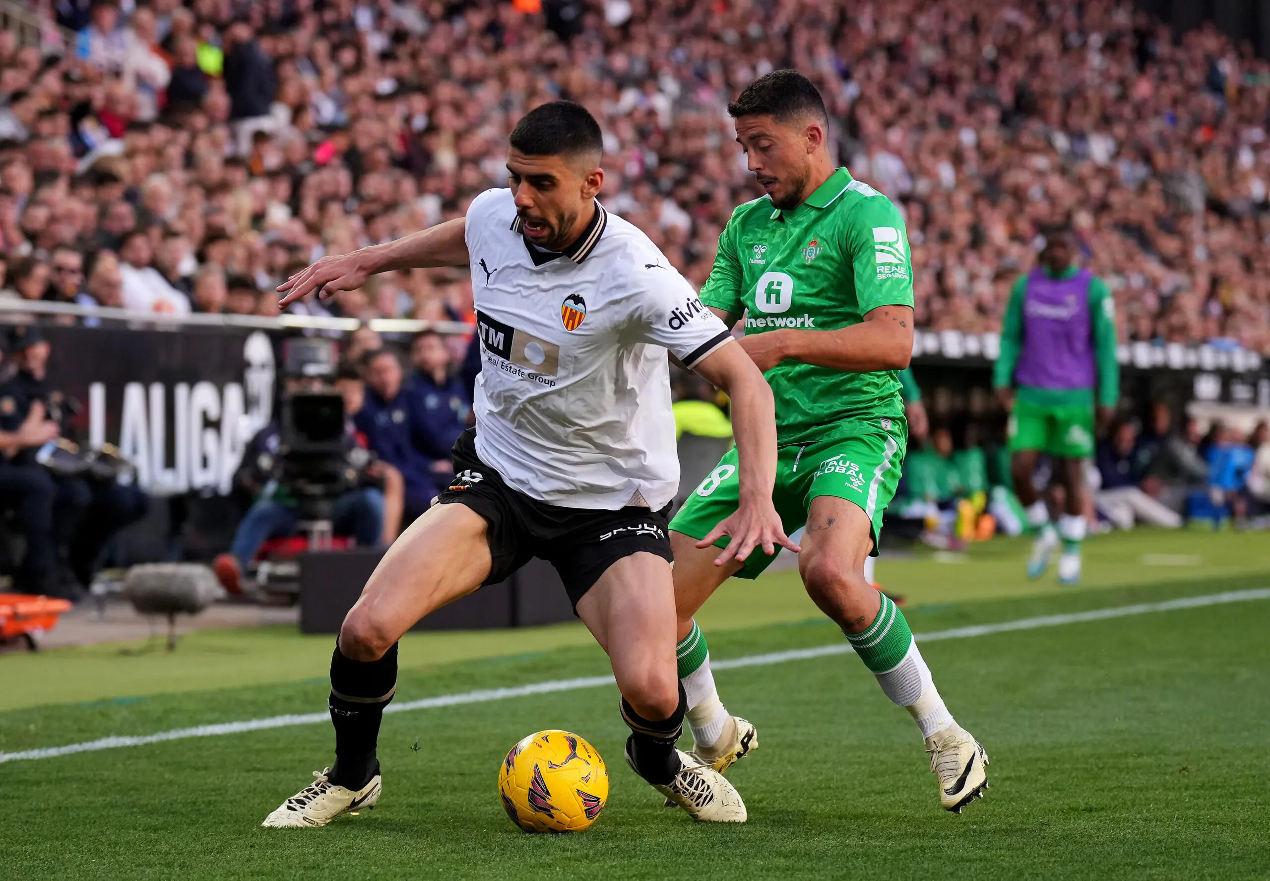 Valencia cf mercado de fichajes. Cenk Özkacar, Iker Córdoba real valladolid