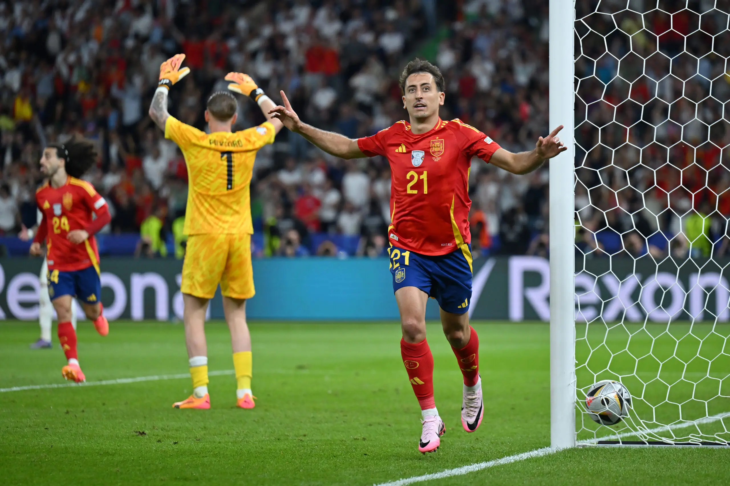 Mikel Oyarzabal Real Sociedad fichajes noticias