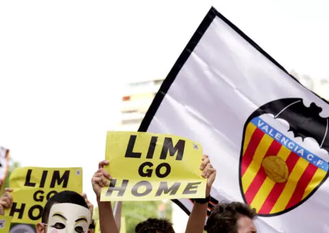 La difícil situación financiera del Valencia, en números