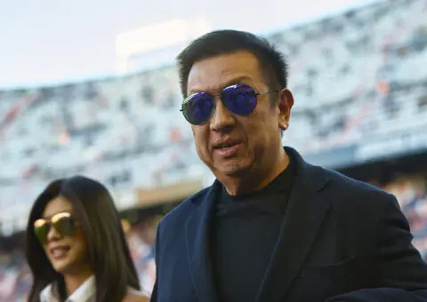 Peter Lim la vuelve a liar: otro fichaje del Valencia, en peligro