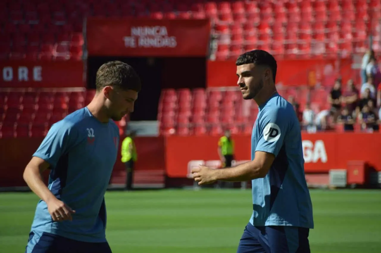 isaac romero josé ángel carmona sevilla fc noticias fichajes derbi sevillano