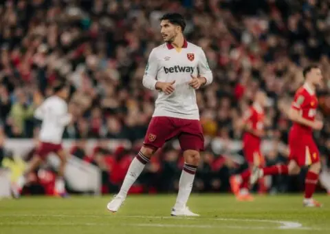 Carlos Soler, de nuevo en la órbita del Valencia