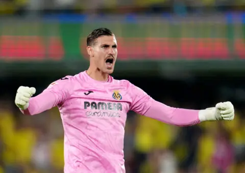 Sorpresón en la portería: el motivo por el que se ha caído el gran deseo del Sevilla FC