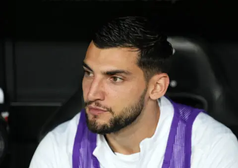 El Sevilla FC abre una puerta a la devolución de Rafa Mir