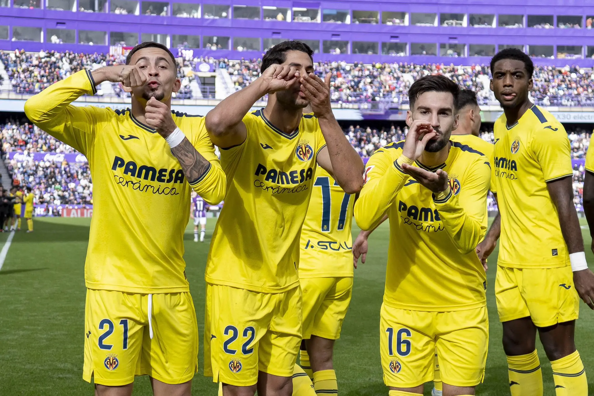 Real Betis Balompié, noticias Betis, noticias del Betis, protagonista, noticias real betis, tajon buchanan, Villarreal fichajes, mercado de fichajes, Villarreal CF; fichajes villarreal; Lovro Majer; Etta Young;