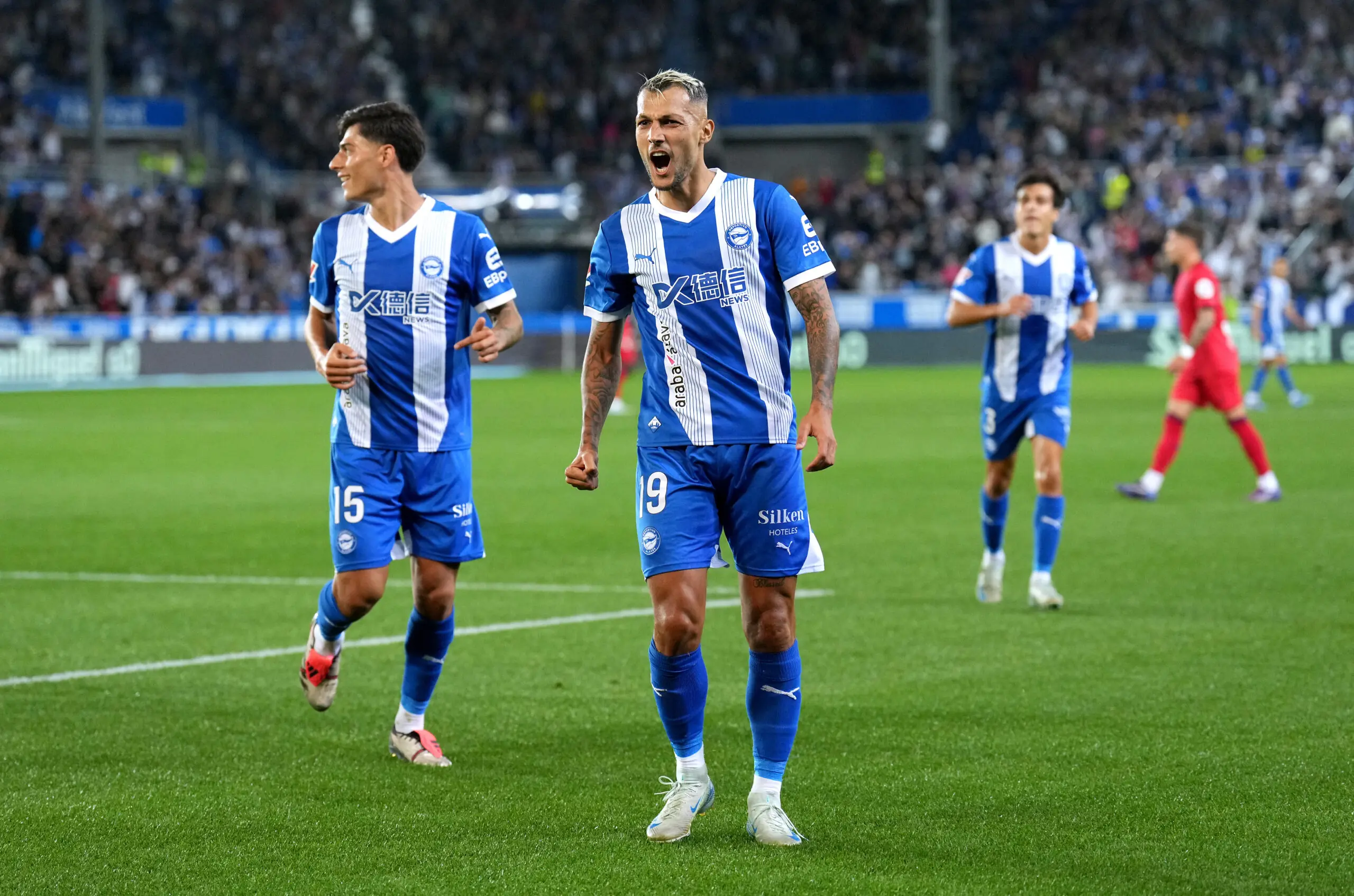 MERCADO DE FICHAJES DEPORTIVO ALAVÉS | STOICHKOV