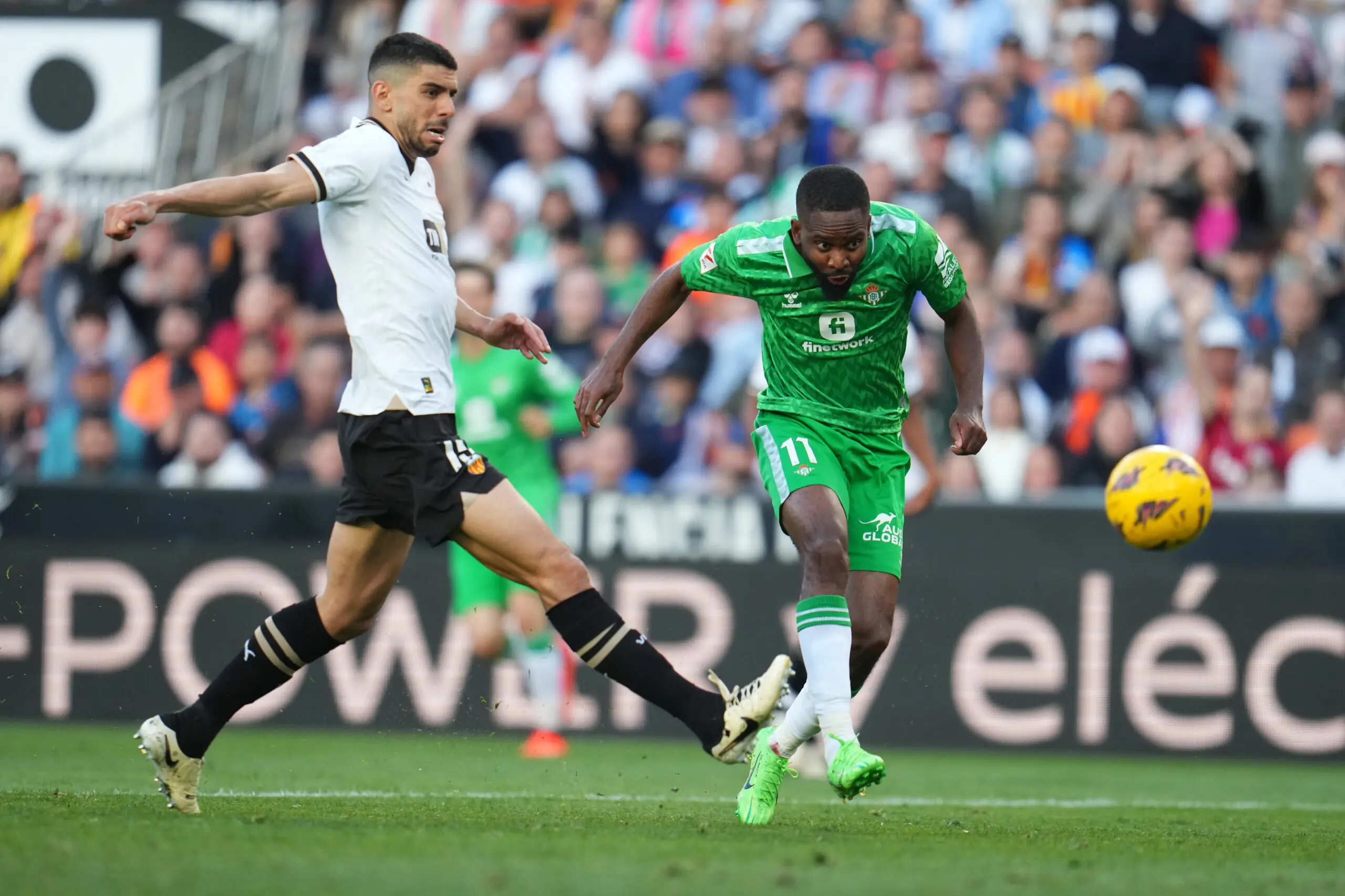 fichajes Betis, Real Betis balompié, Betis fichajes, Bakambu, mercado de fichajes