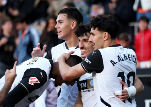 Tensión por su renovación en Mestalla: el Valencia se teme lo peor