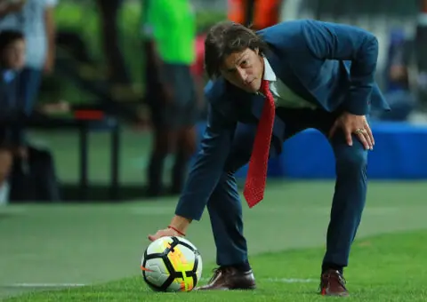 Tras su etapa en Nervión, Almeyda desata una guerra en México