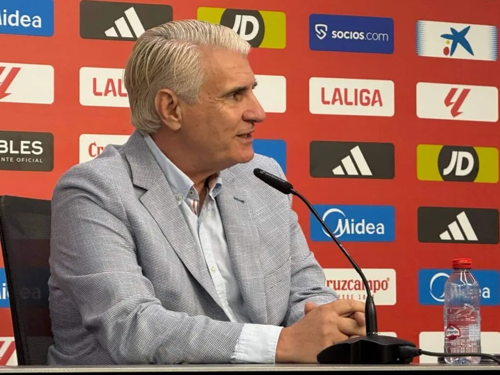 Sevilla FC Fichajes, Antonio Cordón Léo Pereira