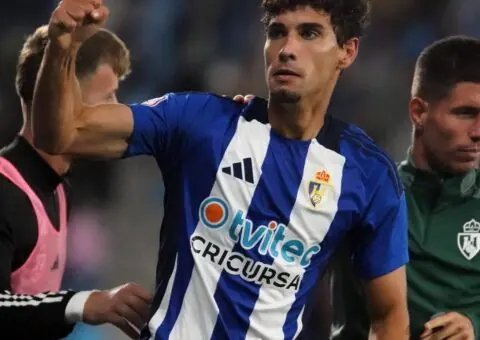 Álex Costa certifica su traspaso al Sevilla FC