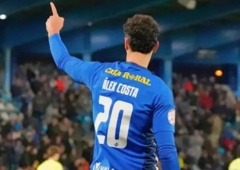 El Sevilla FC cierra la llegada de Álex Costa por tres temporadas
