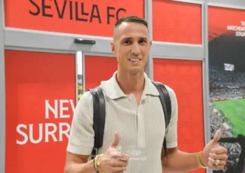 Vlachodimos ya se encuentra en Sevilla