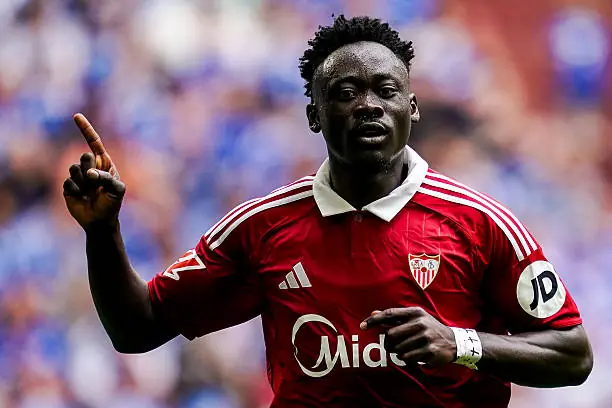 El Sevilla inscribe a Adams en LALIGA y el nigeriano apunta a titular ante el Athletic Club. Matías Almeyda gana un recurso ofensivo clave.