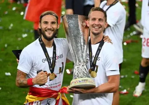 Renovación o adiós: el futuro de un capitán del Sevilla FC, en el aire tras alcanzar los 250 partidos