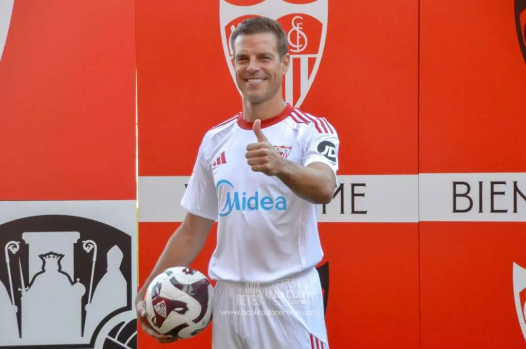 sevilla fc fichajes; césar azpilicueta